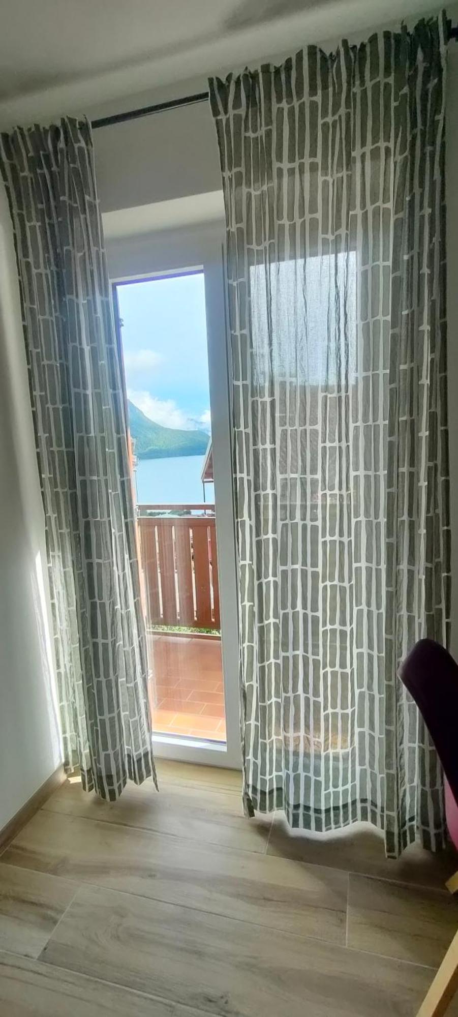 Una Finestra Sul Lago Molveno Exteriér fotografie